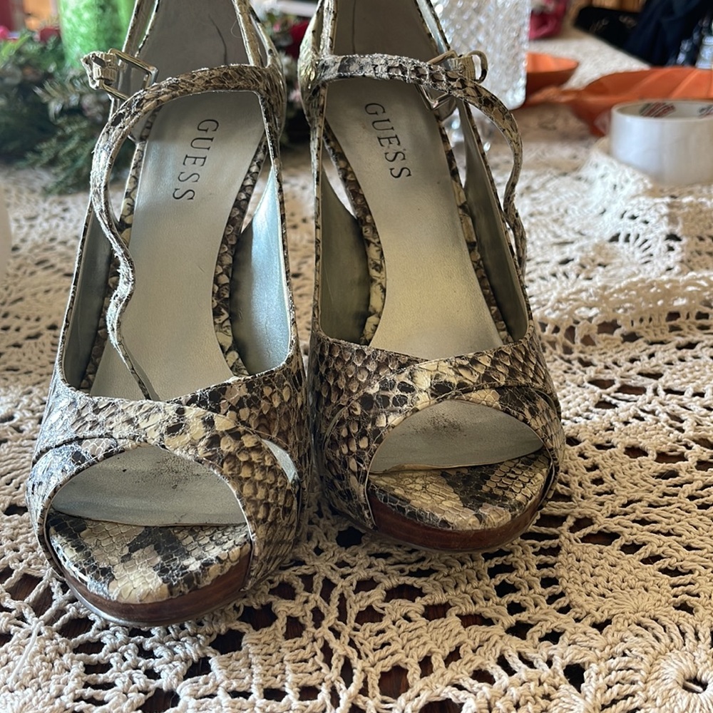 Guess shoes - Picture 2 of 4